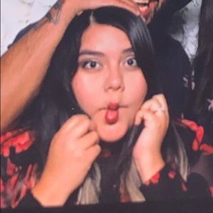 Meet your Posher, Dee